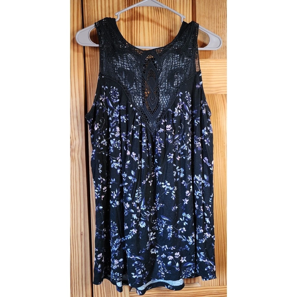 Maurices Floral Tank Top Women's XXL‎ Lace Yoke Keyhole Back